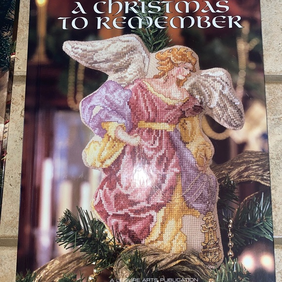 Set of 3 Vintage 90’s Cross Stitch Pattern Books Excellent Condition - Picture 8 of 14